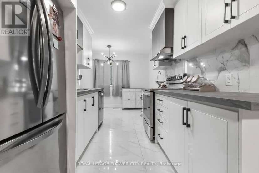 191 Boullee Street — photo 8 of 20
