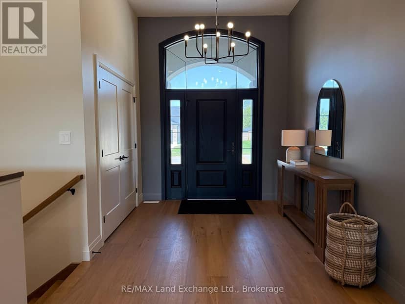 926 Bogdanovic Way — photo 2 of 35