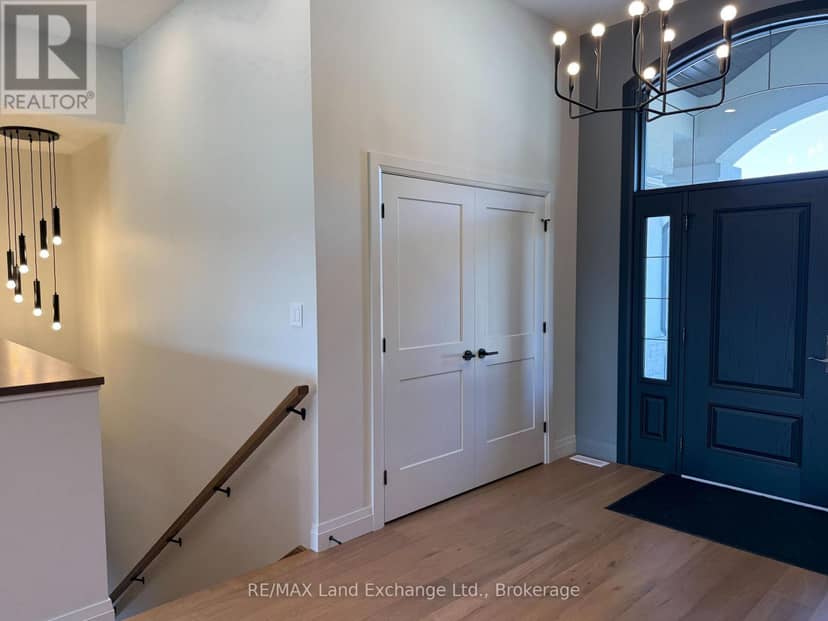 926 Bogdanovic Way — photo 3 of 35