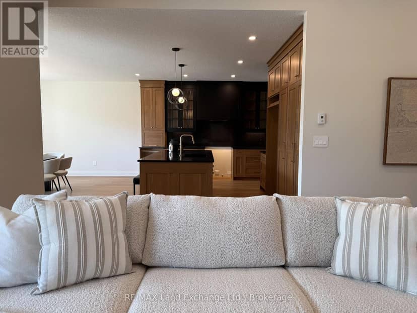 926 Bogdanovic Way — photo 9 of 35