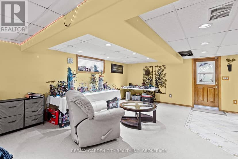 8842 Roosevelt Street — photo 21 of 28