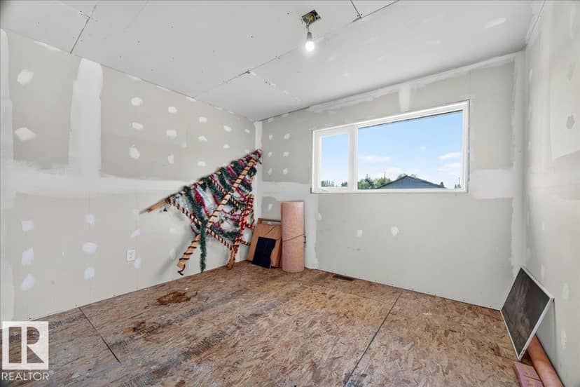 5316 54 AV — photo 24 of 37