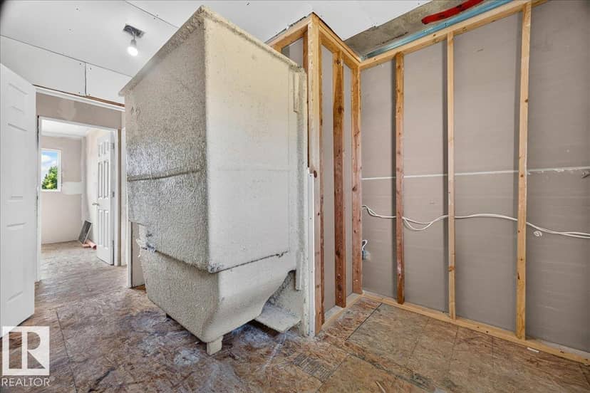 5316 54 AV — photo 28 of 37