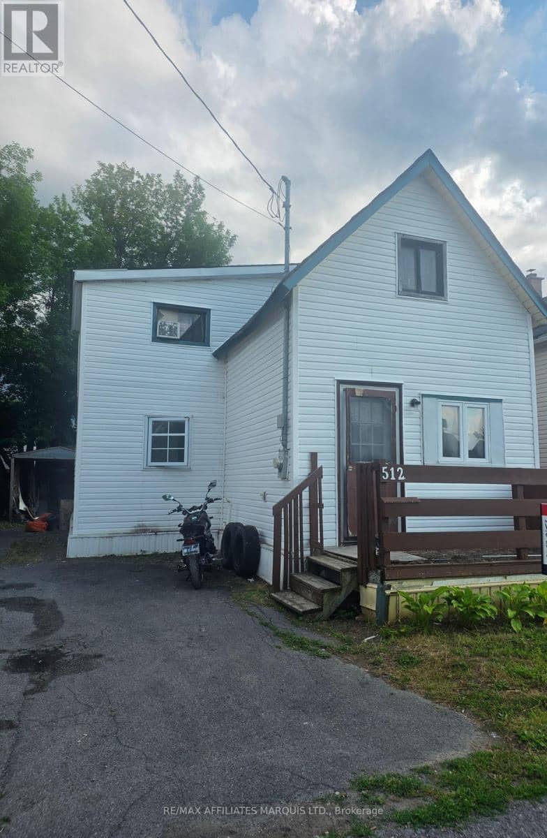 512 First Street W — photo 2 of 5