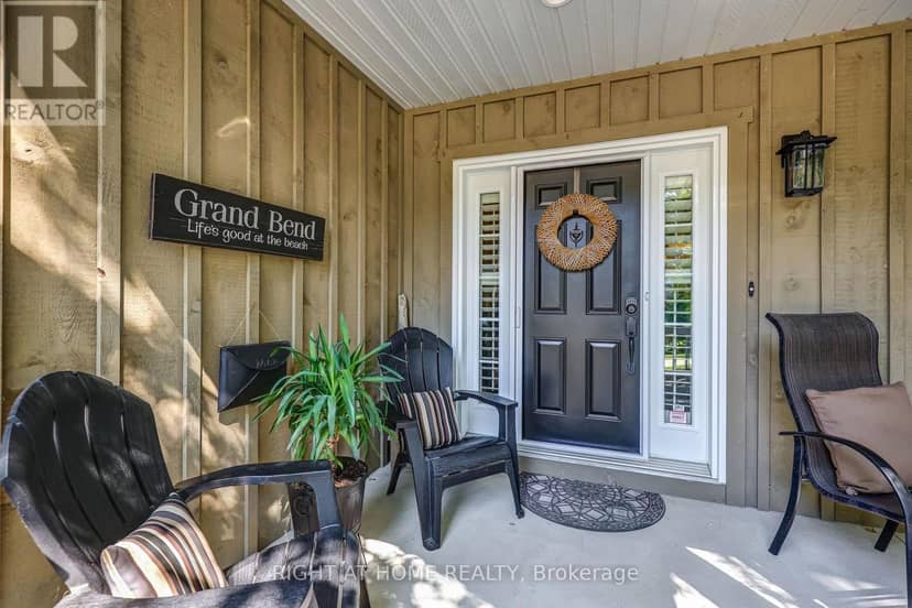 10047 Jennison Crescent — photo 4 of 40