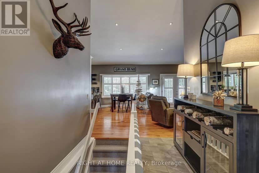 10047 Jennison Crescent — photo 7 of 40