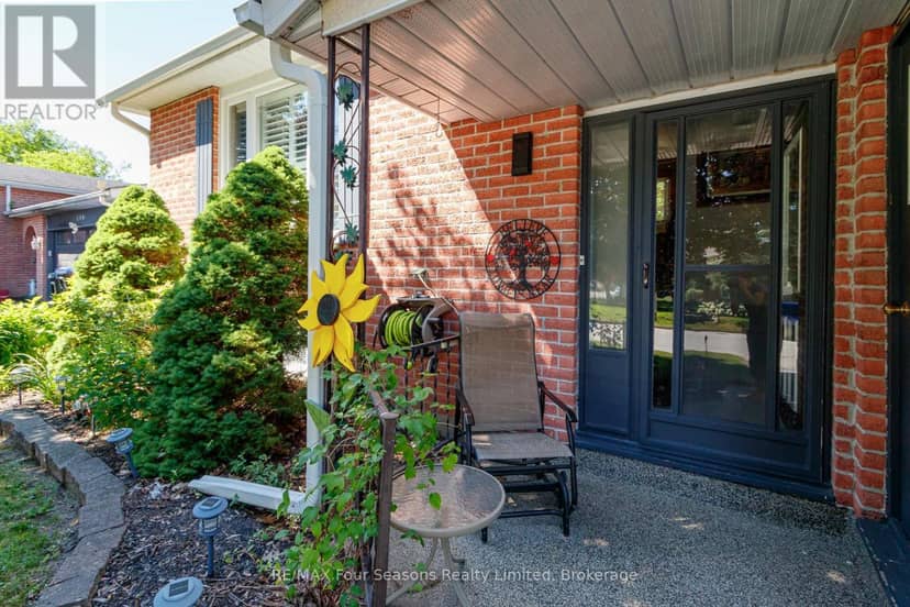 218 Datas Drive — photo 5 of 40