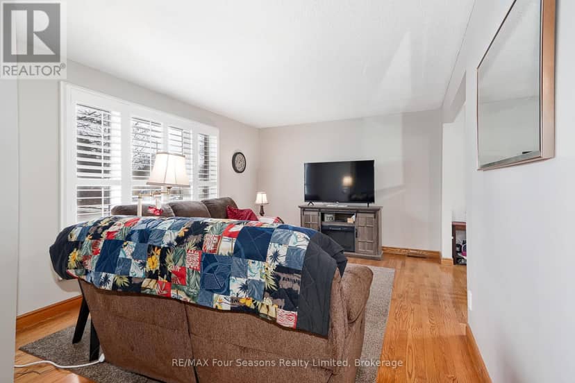 218 Datas Drive — photo 7 of 40