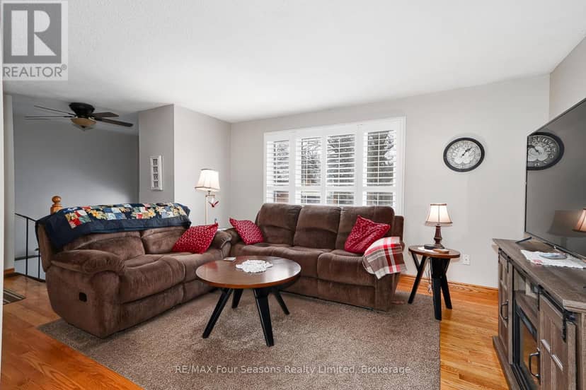 218 Datas Drive — photo 9 of 40