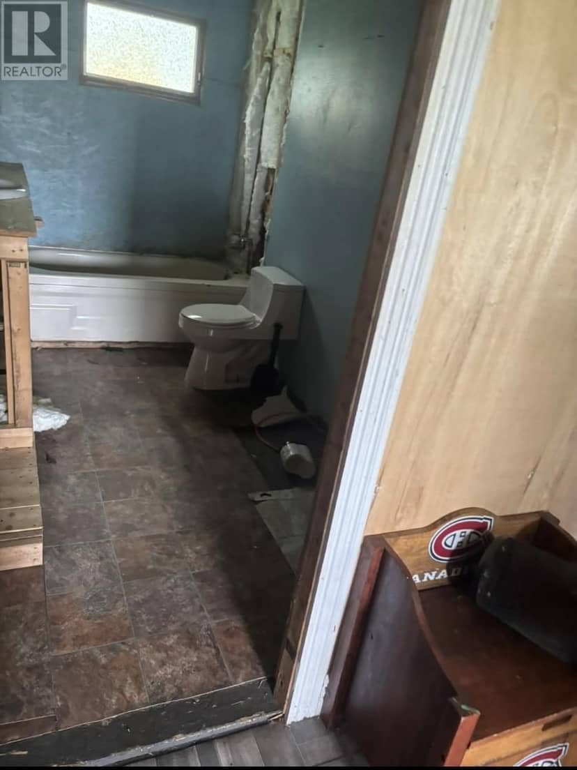 8 Courthouse Road — photo 4 of 10