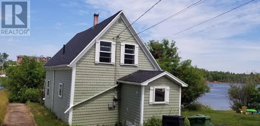 242 Locust Street, Montague, photo 2