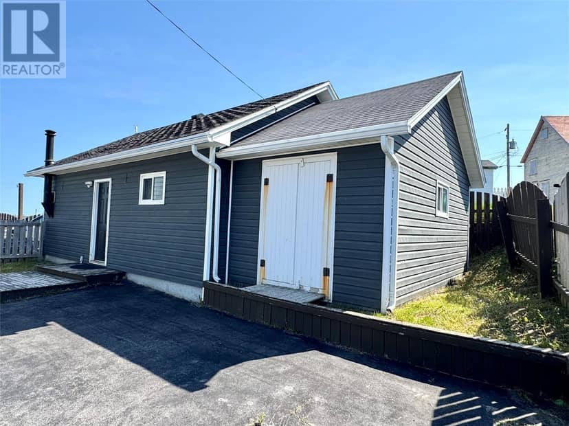 3 John Cabot Drive — photo 6 of 24