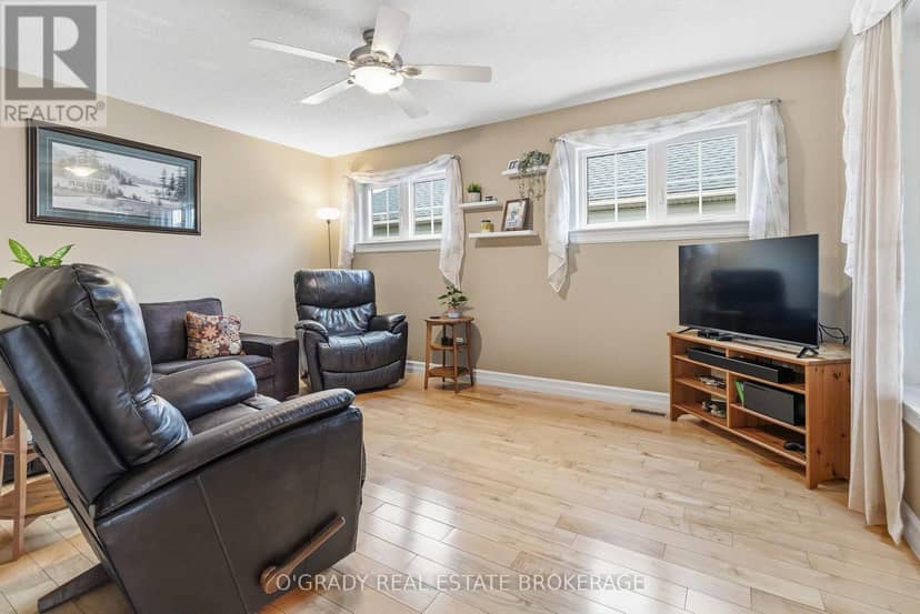 1004 Crestwood Drive — photo 21 of 40