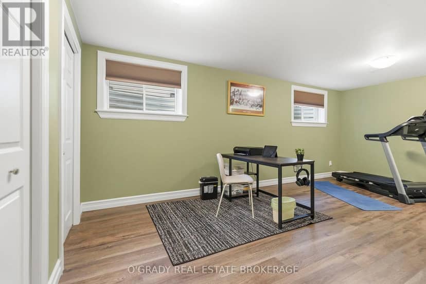 1004 Crestwood Drive — photo 38 of 40