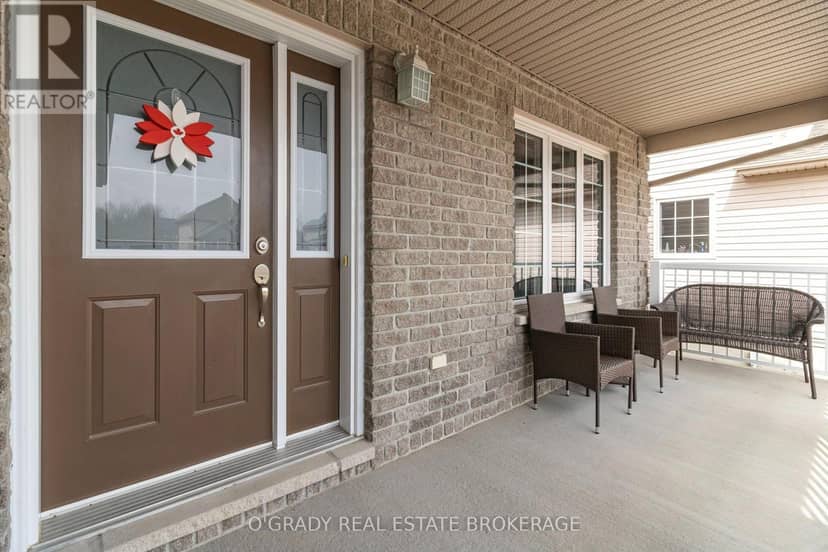 1004 Crestwood Drive — photo 5 of 40