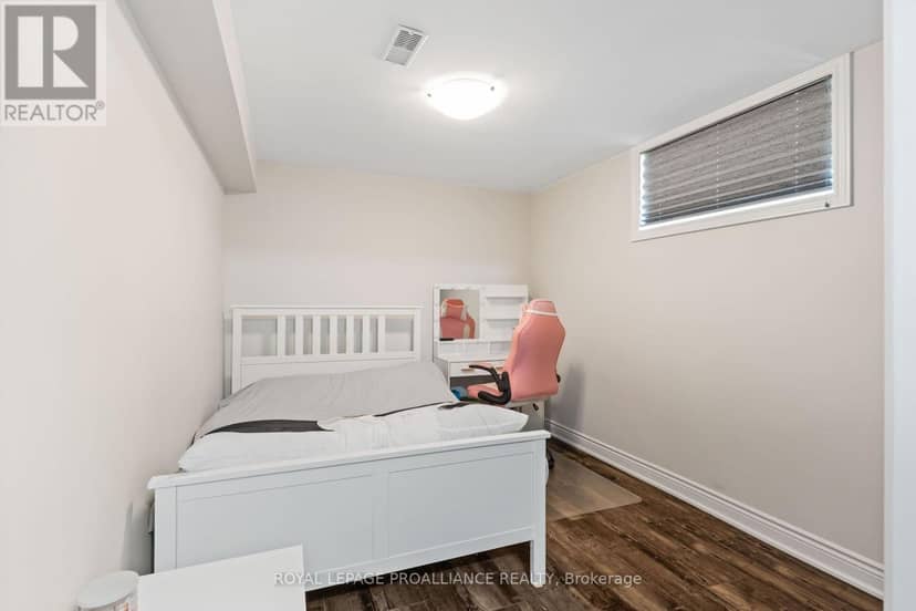 7 Albert Street — photo 40 of 40