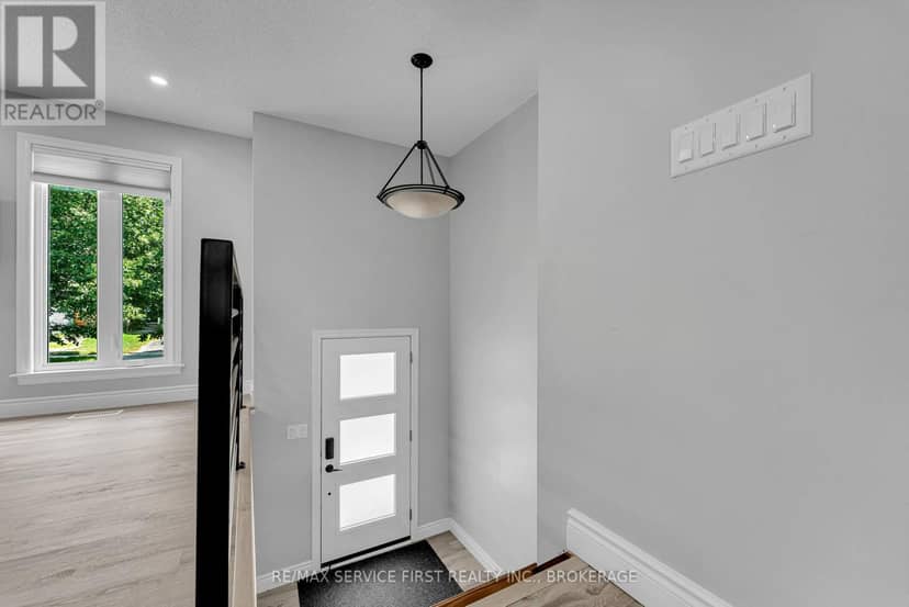 19 Heritage Drive — photo 2 of 40