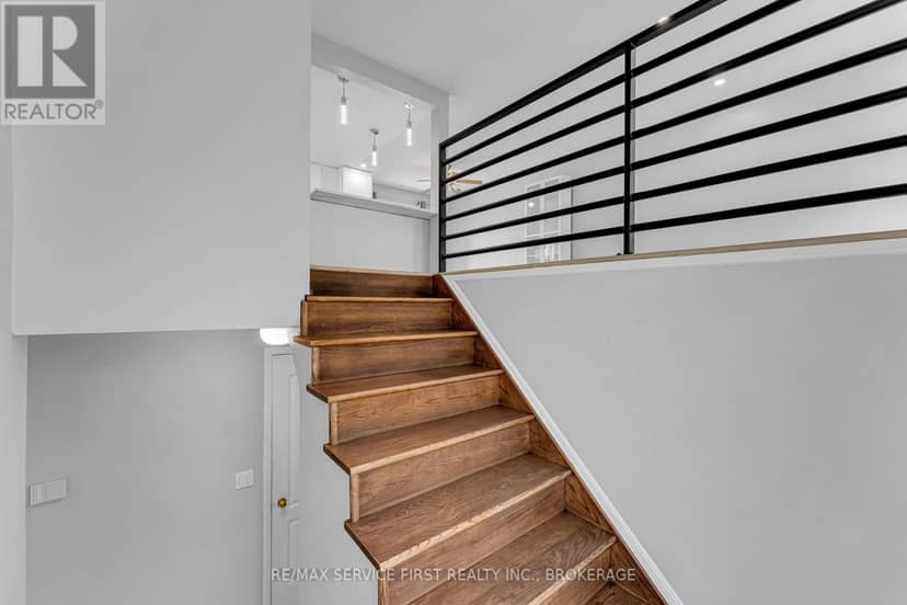 19 Heritage Drive — photo 3 of 40
