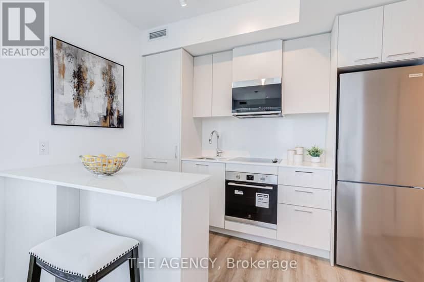 2403 - 10 Oak Street — photo 13 of 36