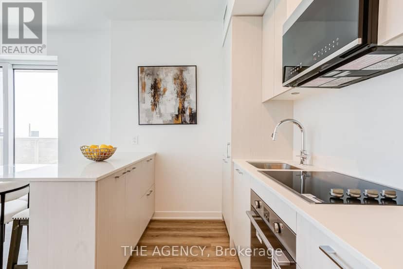 2403 - 10 Oak Street — photo 14 of 36