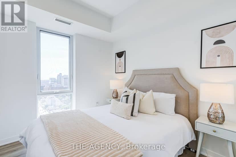 2403 - 10 Oak Street — photo 22 of 36