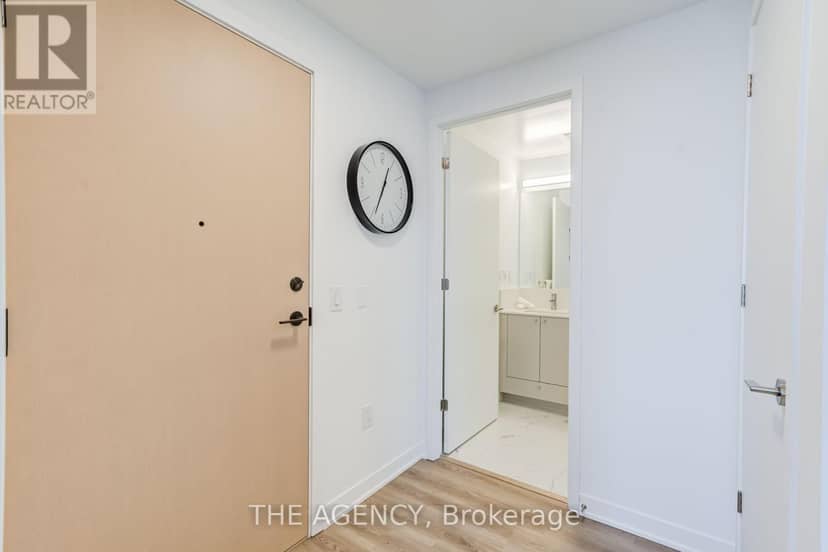 2403 - 10 Oak Street — photo 33 of 36