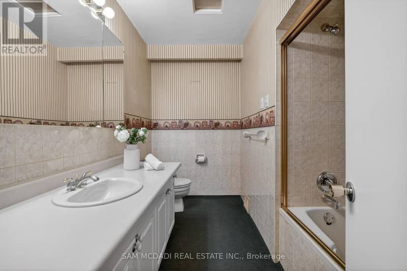 521 Vanessa Crescent — photo 19 of 38