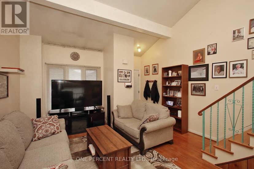 3074 Merritt Avenue — photo 6 of 25