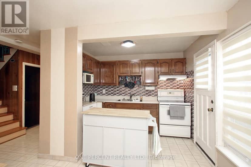 3074 Merritt Avenue — photo 9 of 25