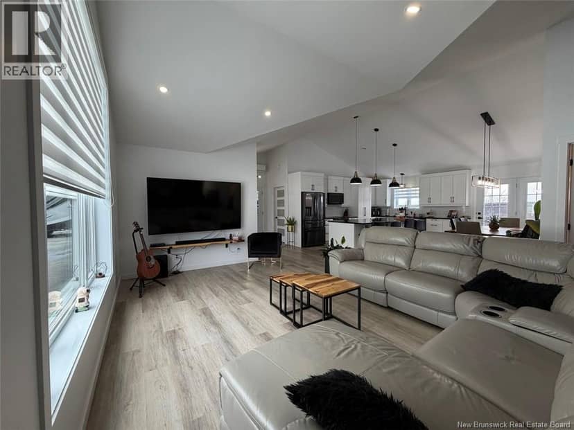 42 Chouinard Street — photo 10 of 38