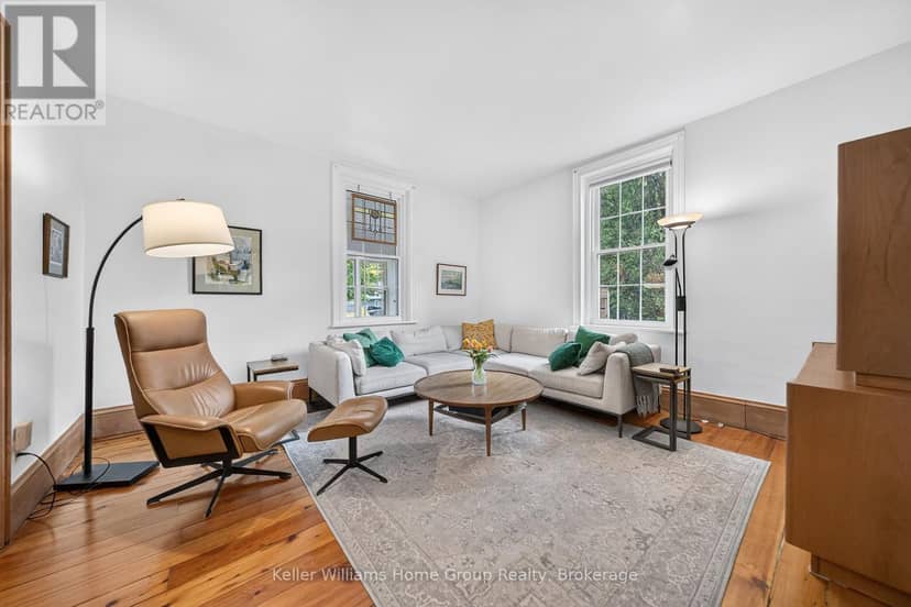22 Sophia Street — photo 11 of 40
