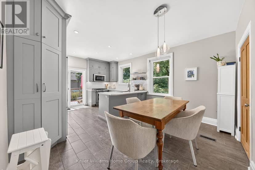 22 Sophia Street — photo 14 of 40