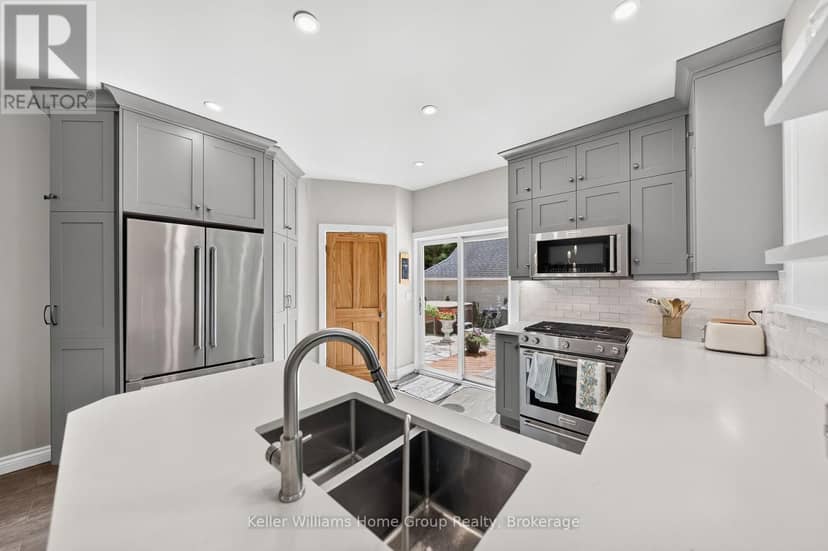 22 Sophia Street — photo 20 of 40
