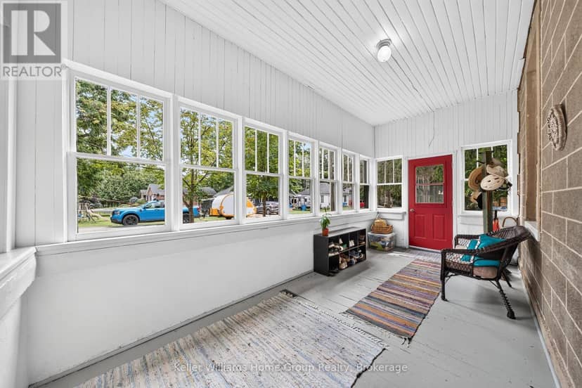 22 Sophia Street — photo 8 of 40