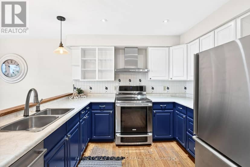 183 Louisa Street — photo 19 of 40
