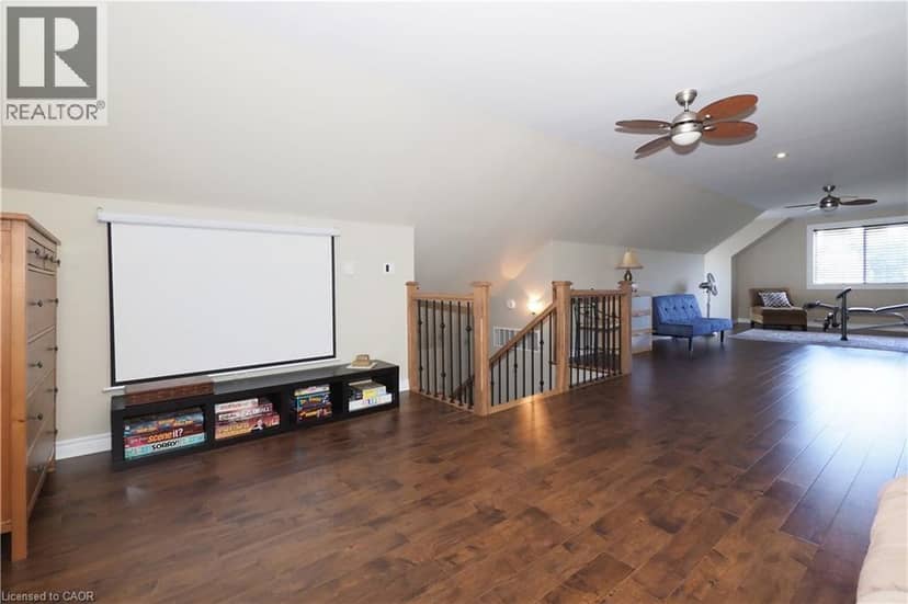 530 ST ANDREW Street E — photo 40 of 40