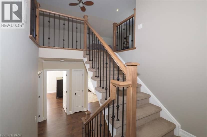 530 ST ANDREW Street E — photo 39 of 40