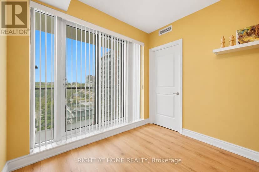 1010 - 9618 Yonge Street — photo 20 of 40