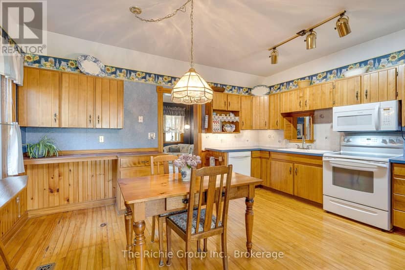 15 Emma Street — photo 14 of 40