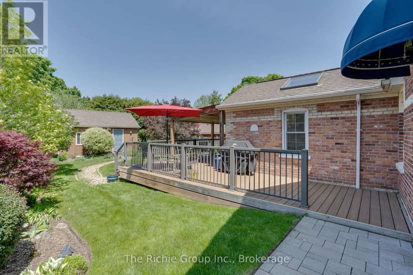 15 Emma Street — photo 31 of 40