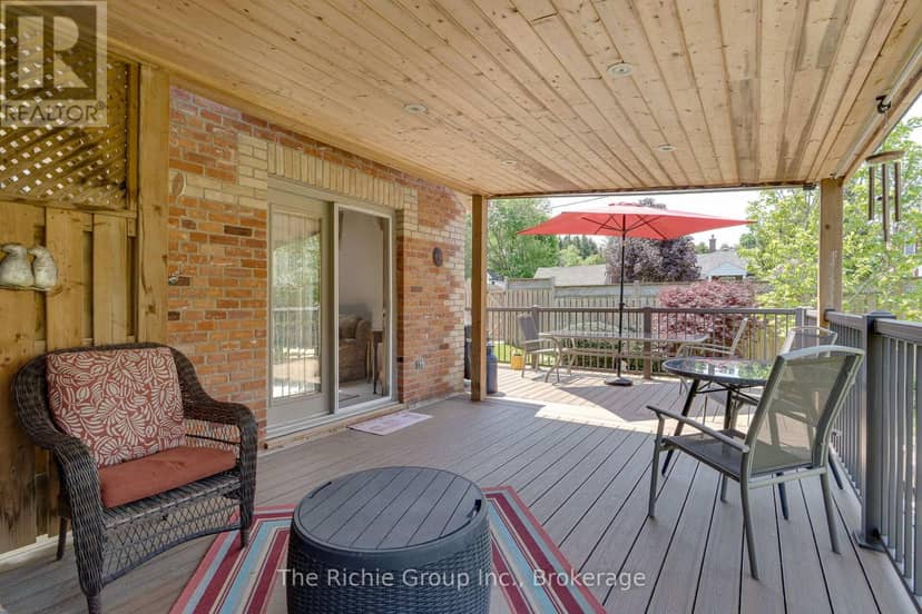 15 Emma Street — photo 34 of 40