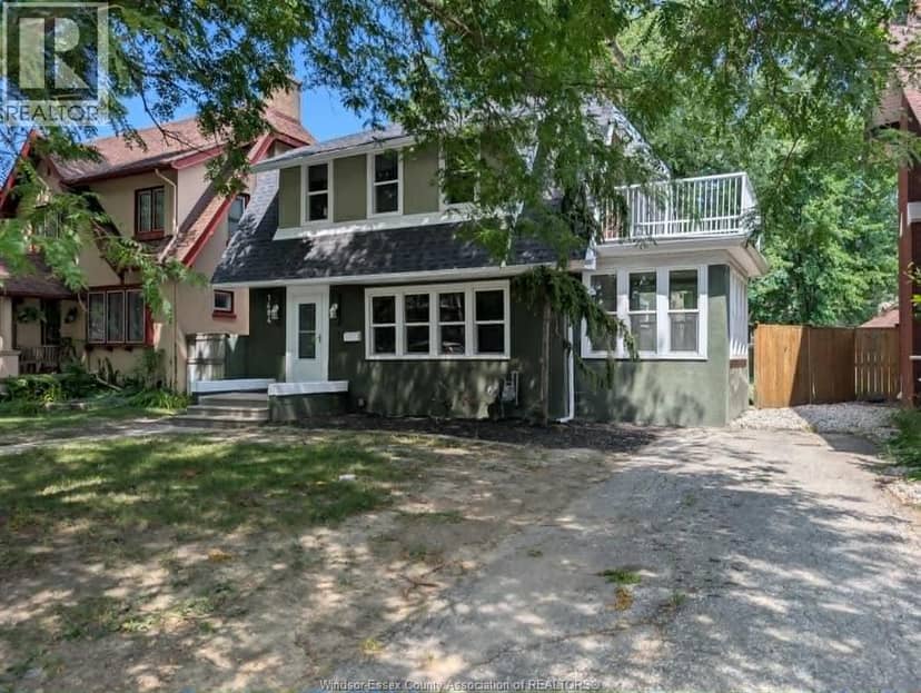 1484 Victoria Avenue — photo 2 of 36