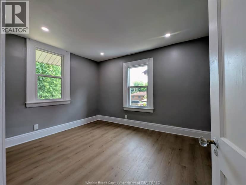 1484 Victoria Avenue — photo 25 of 36