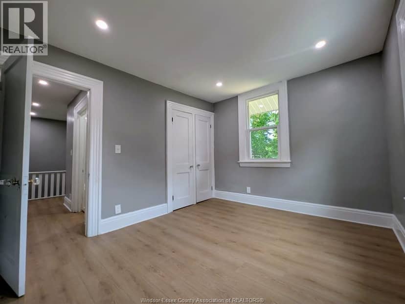 1484 Victoria Avenue — photo 27 of 36