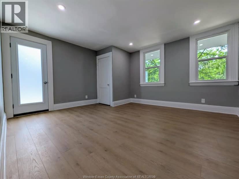 1484 Victoria Avenue — photo 29 of 36
