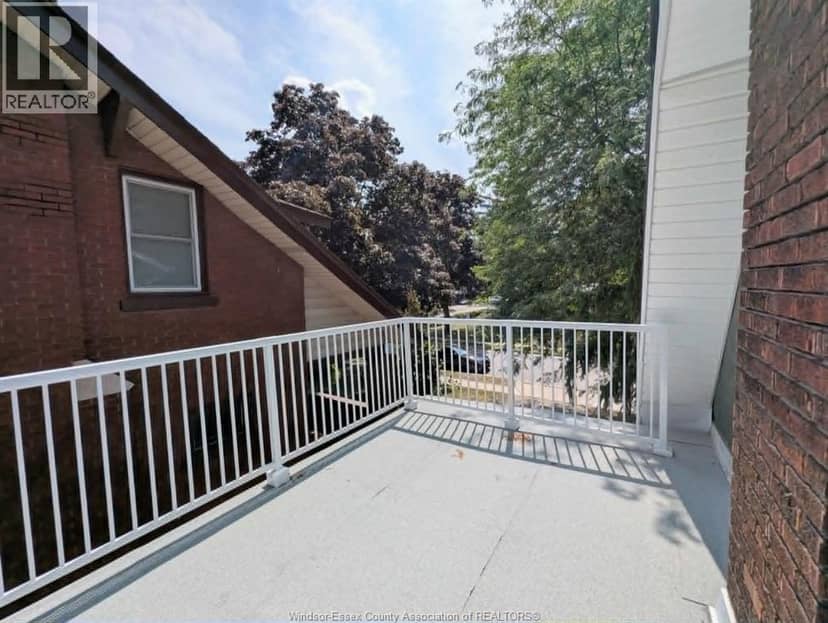 1484 Victoria Avenue — photo 31 of 36