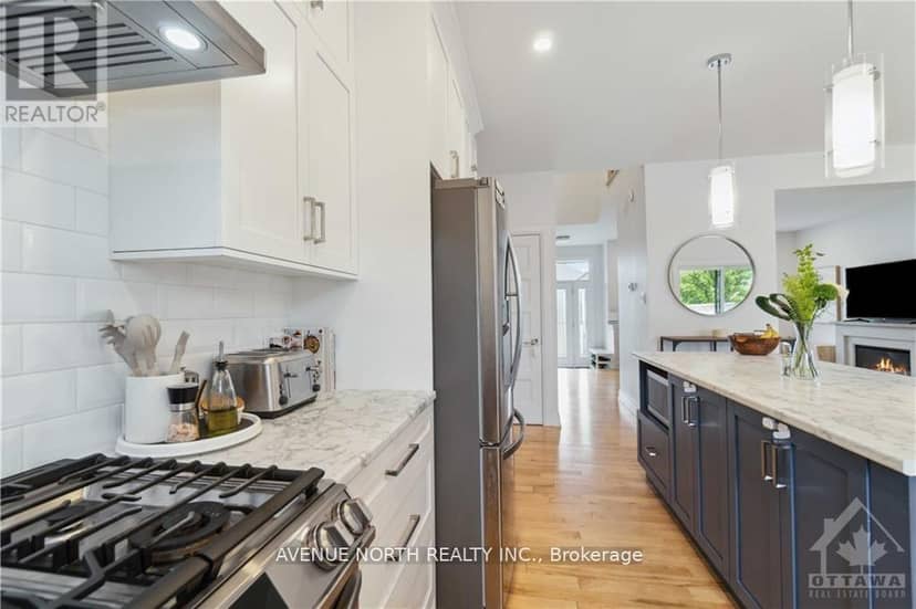 580 Strasbourg Street — photo 9 of 30