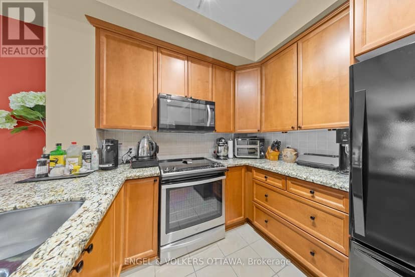 304 - 205 Bolton Street — photo 11 of 40