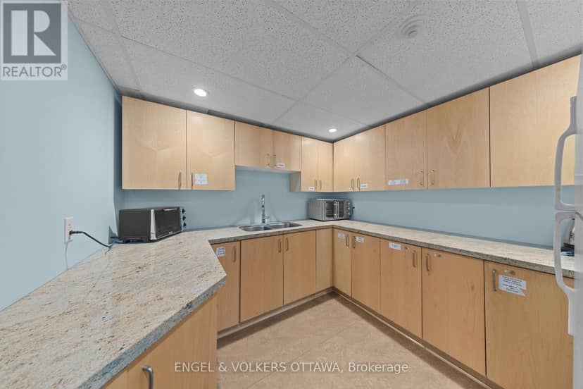 304 - 205 Bolton Street — photo 35 of 40