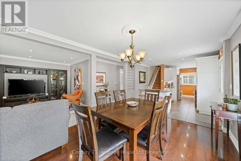 462 Rivercrest Drive — photo 11 of 40